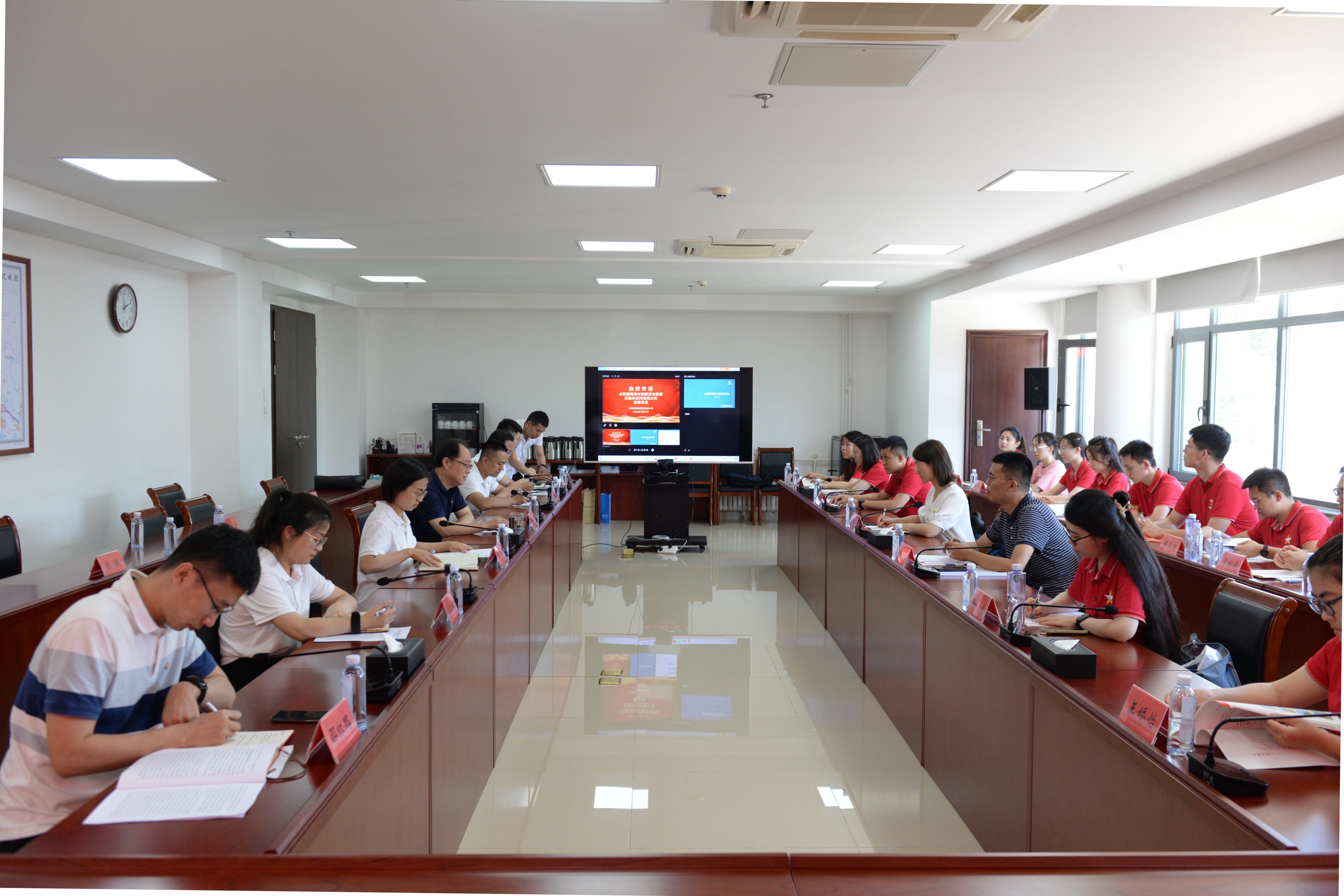 践行习近生平态文化思想·建设麻将胡了2绿色生态廊路——公司团总支与海委团委发展联学联建活动