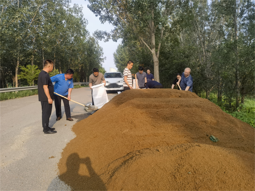 与洪水竞走，天津分公司共同武清区实现路口封堵