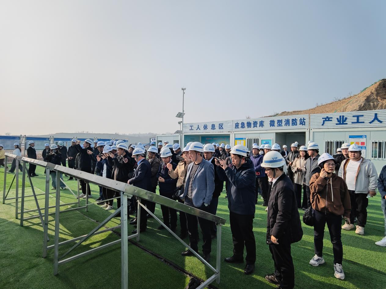 中国湖库清淤与泥沙利用协同创新平台一行参观调查官厅水库清淤试点工程和洋河水库水生态建复工程